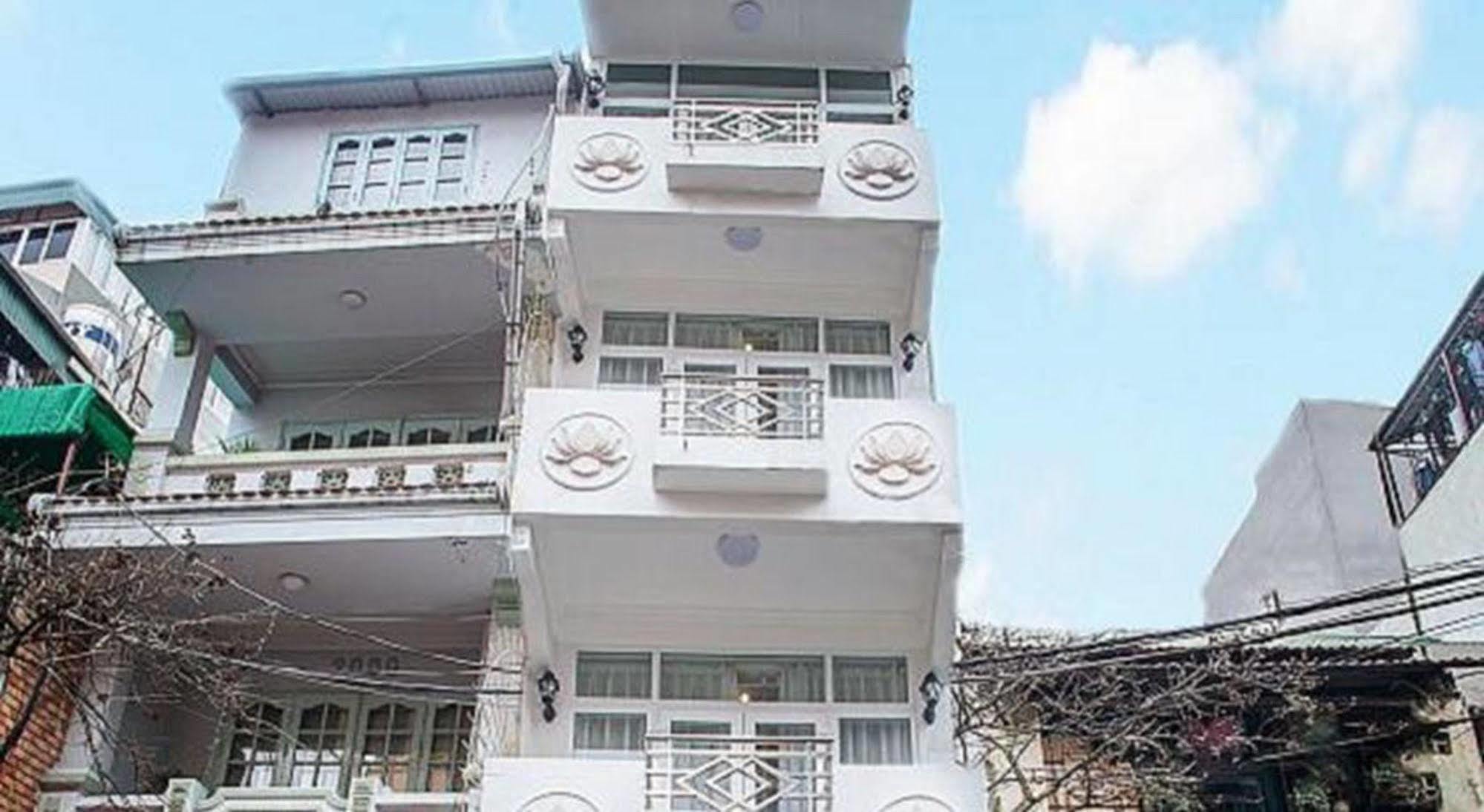 Lotus Village Hotel Hanoi Exterior photo